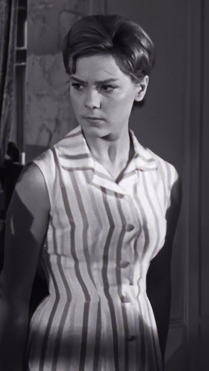 Илл.2. Фрагмент кадра из фильма «Дайте жалобную книгу.».1965 г.