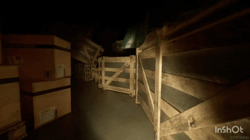 Ллойд нападает