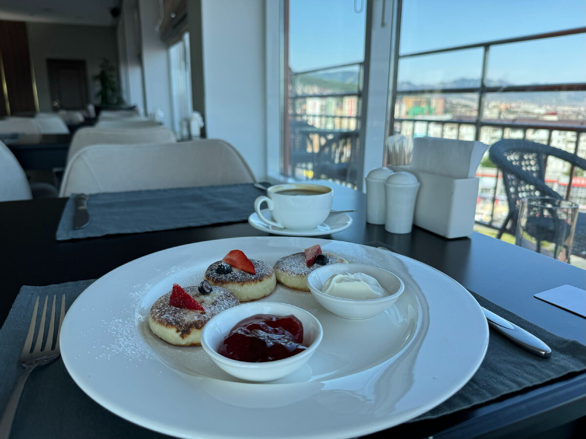 Сырники на завтрак в отеле "ШАТО", г. Махачкала, республика Дагестан