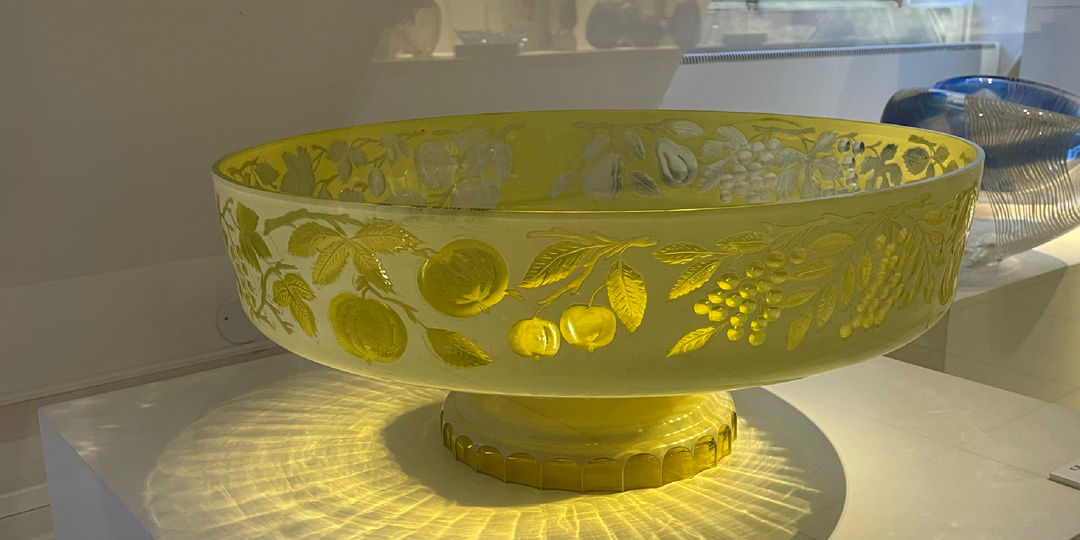 Художественное советское стекло в Петербурге: хлам из бабушкиного серванта или шедевр - судите сами