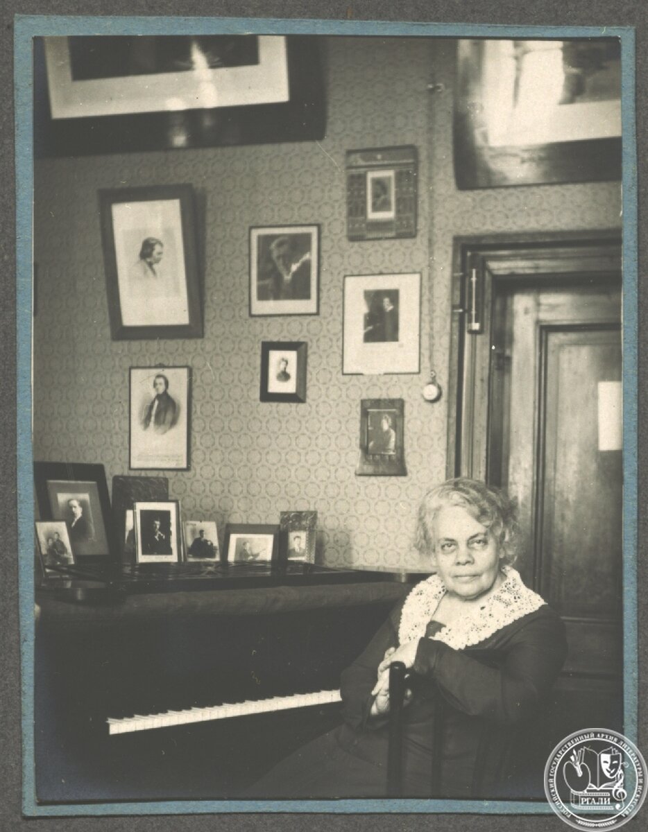 Фотография Е.Ф. Гнесиной. 18 декабря 1935 г. РГАЛИ. Ф. 737. Оп. 1.