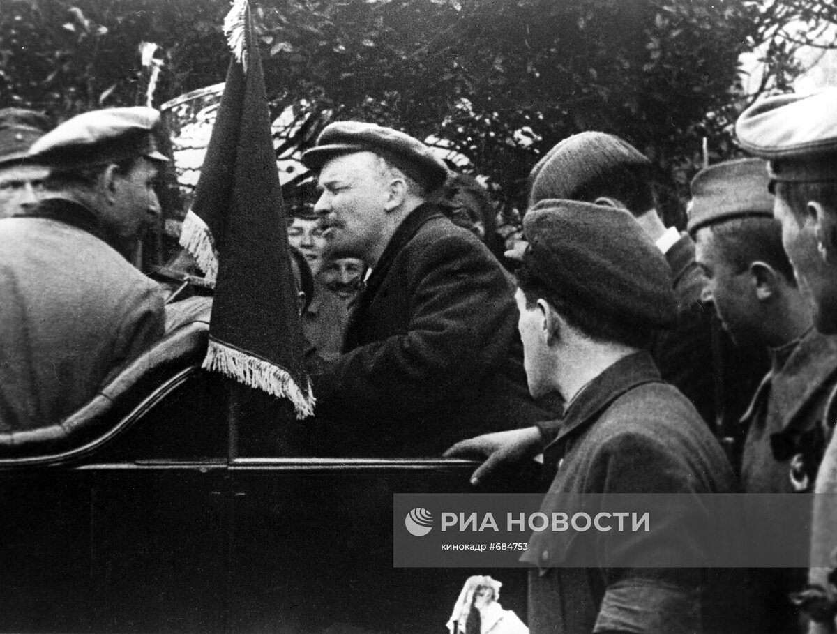 Гиль ленин. Гиль ленин. Гиль ленин. Гиль ленин. Шофёр ленина гиль.