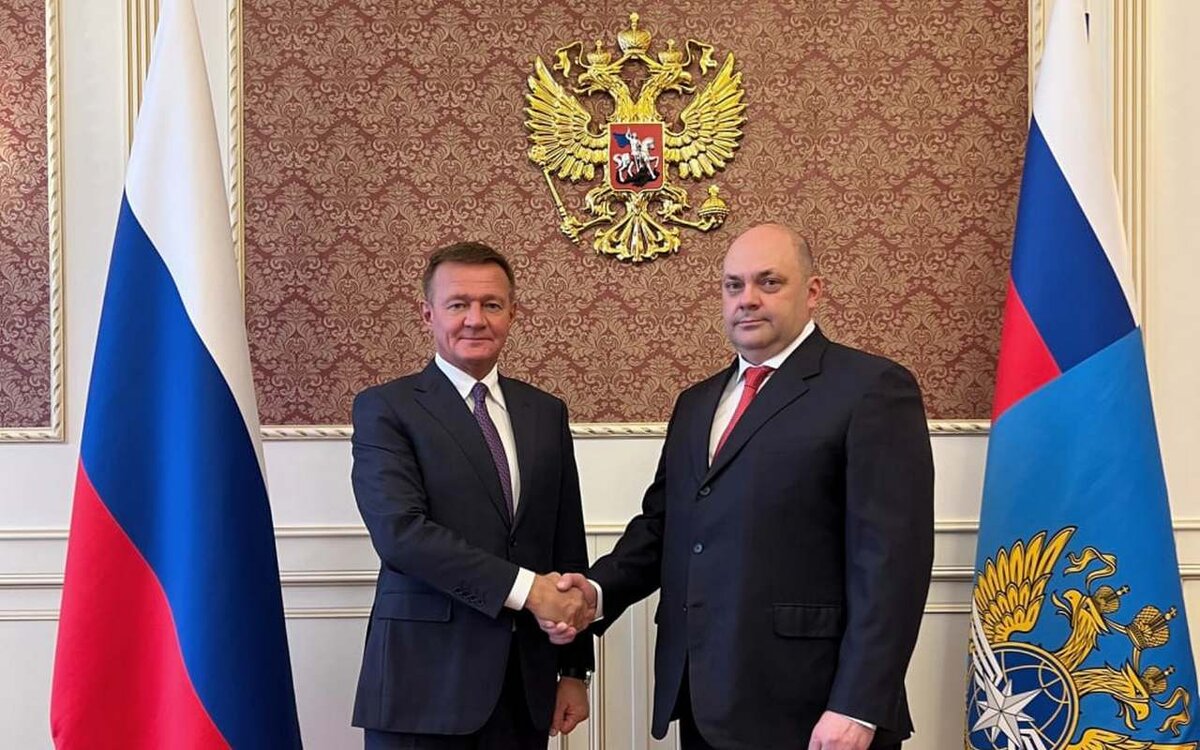    Врио губернатора Курской области Алексей Смирнов презентовал итоги работы своего предшественника Фото из телеграм-канала Алексея Смирнова