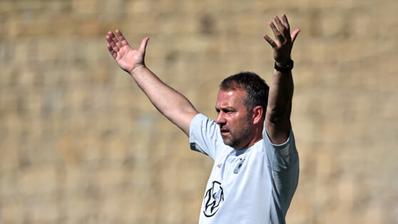    Немецкий тренер Флик возглавил "Барселону" Андрей Бурков