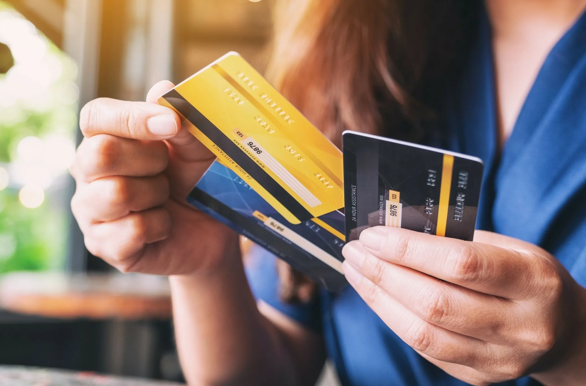 Можно ли оформить вторую кредитную карту в том же банке?