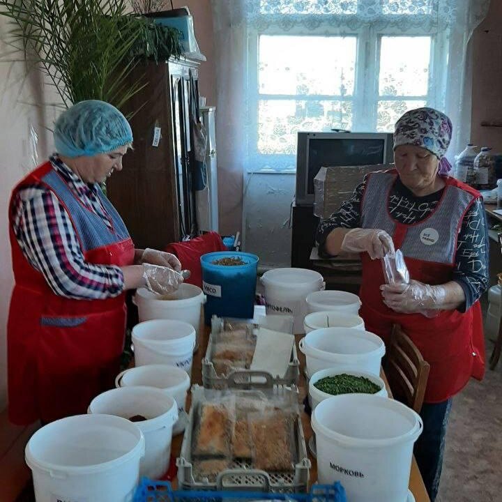    Сельчанки Бугурусланского района приготовили для бойцов СВО более 300 порций супа харчо Кристина Просвиркина