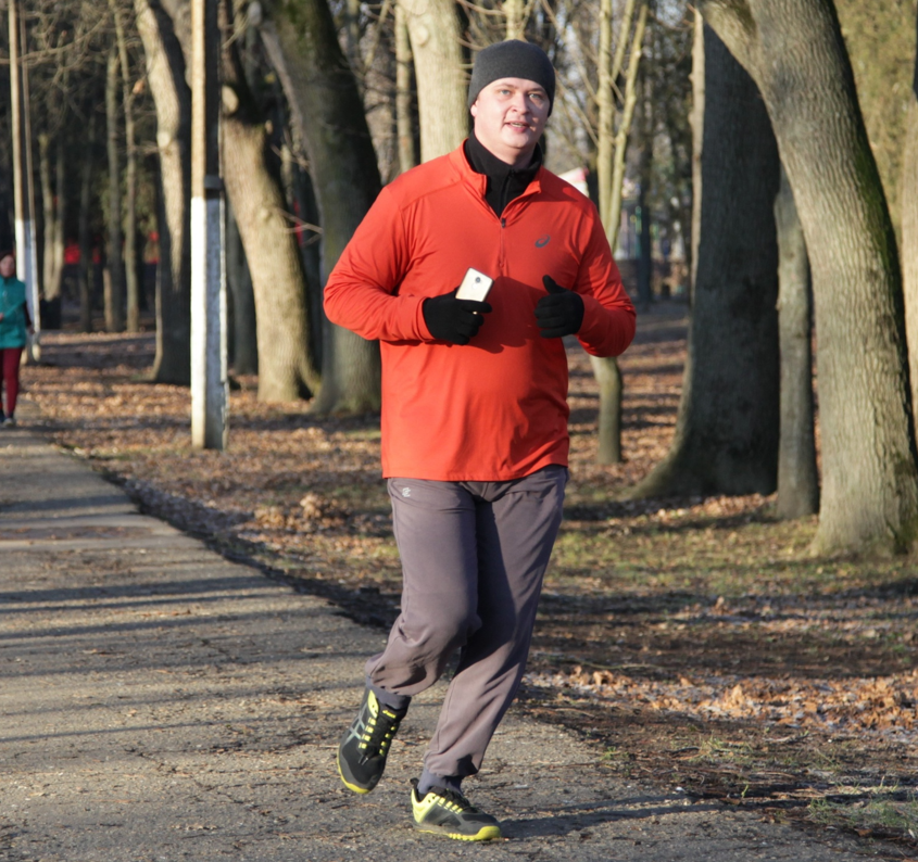 Это я в 2019 году, схуднув со ста слишним кило до 84, я снова набрал и здесь около 95 уже...