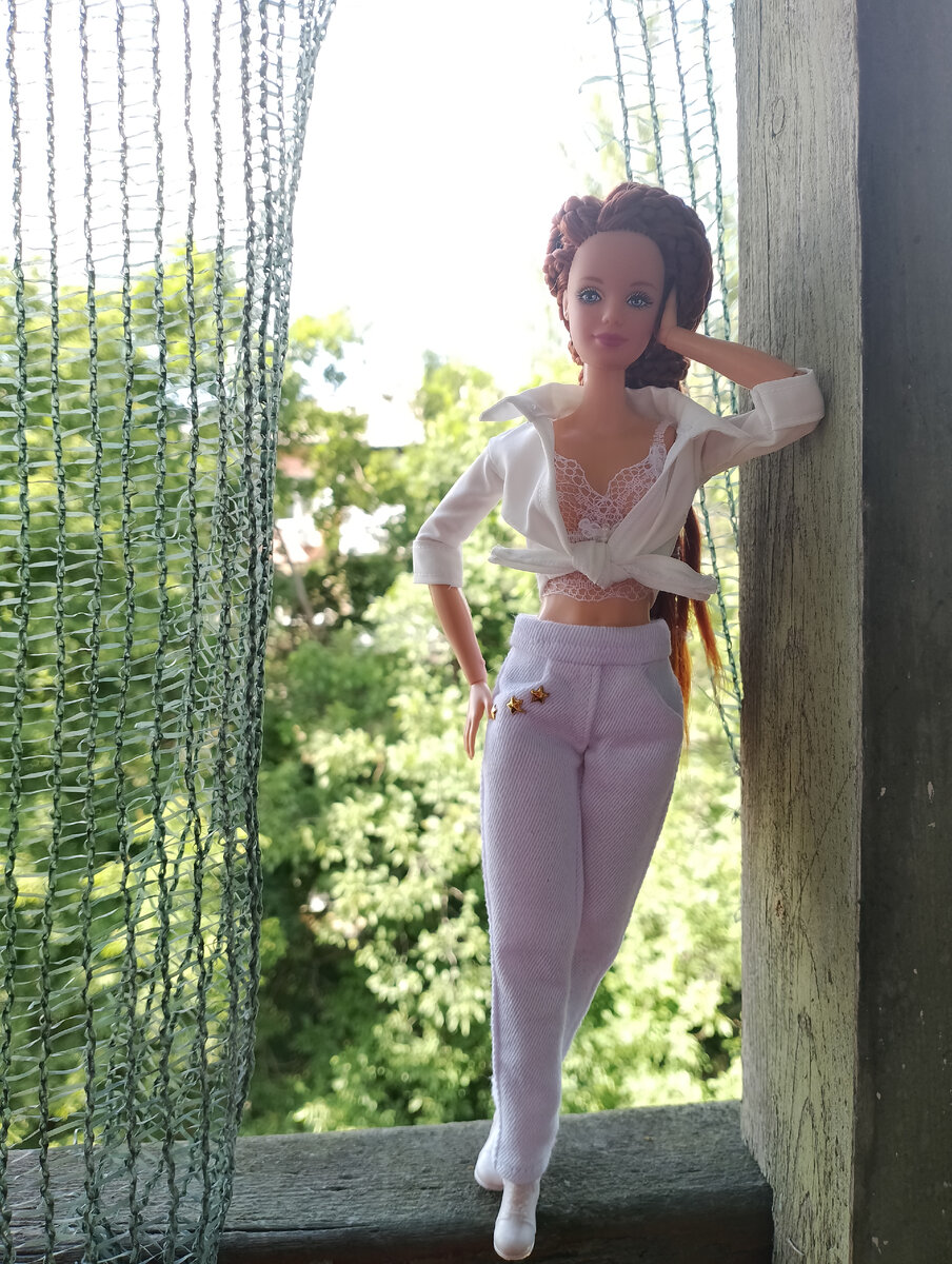 Barbie Florida Vacation на теле "Made to move"