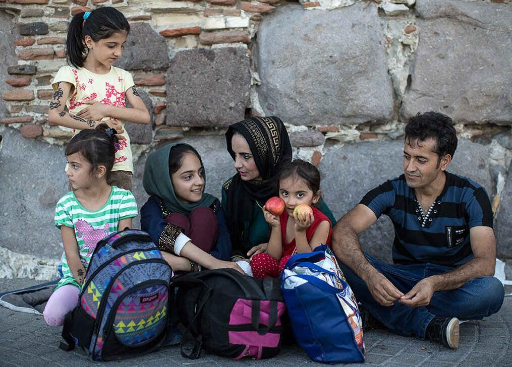 "Трудовые мигранты - ценные специалисты" - которые не претендуют на рабочие места на рынках и стройках, и тем более заводах и фабриках.  (фото с просторов интернет)