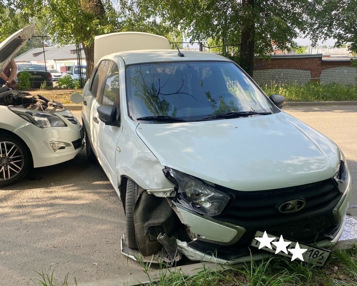 В Иванове попал в жёсткое ДТП автомобиль из Ханты-Мансийского АО |  «Ивановские новости» | Дзен