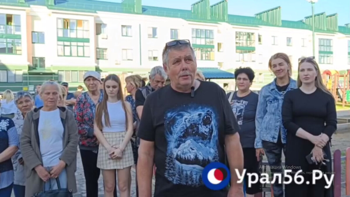    Жители ЖК «Изумрудный» в Оренбурге обратились к губернатору с просьбой решить необычную проблему — вернуть им дорогу