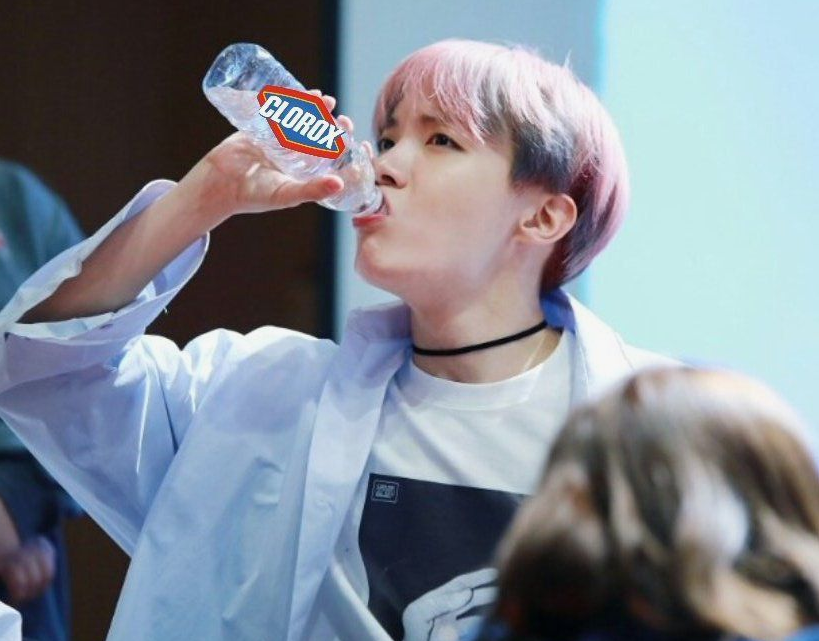 За эту бутылку девушки драться будут, если кинуть ее в толпу