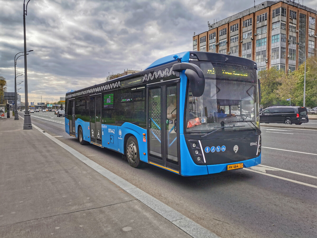 Автобус 011442 НефАЗ-5299-40-52 на маршруте № м1. Волоколамское шоссе.