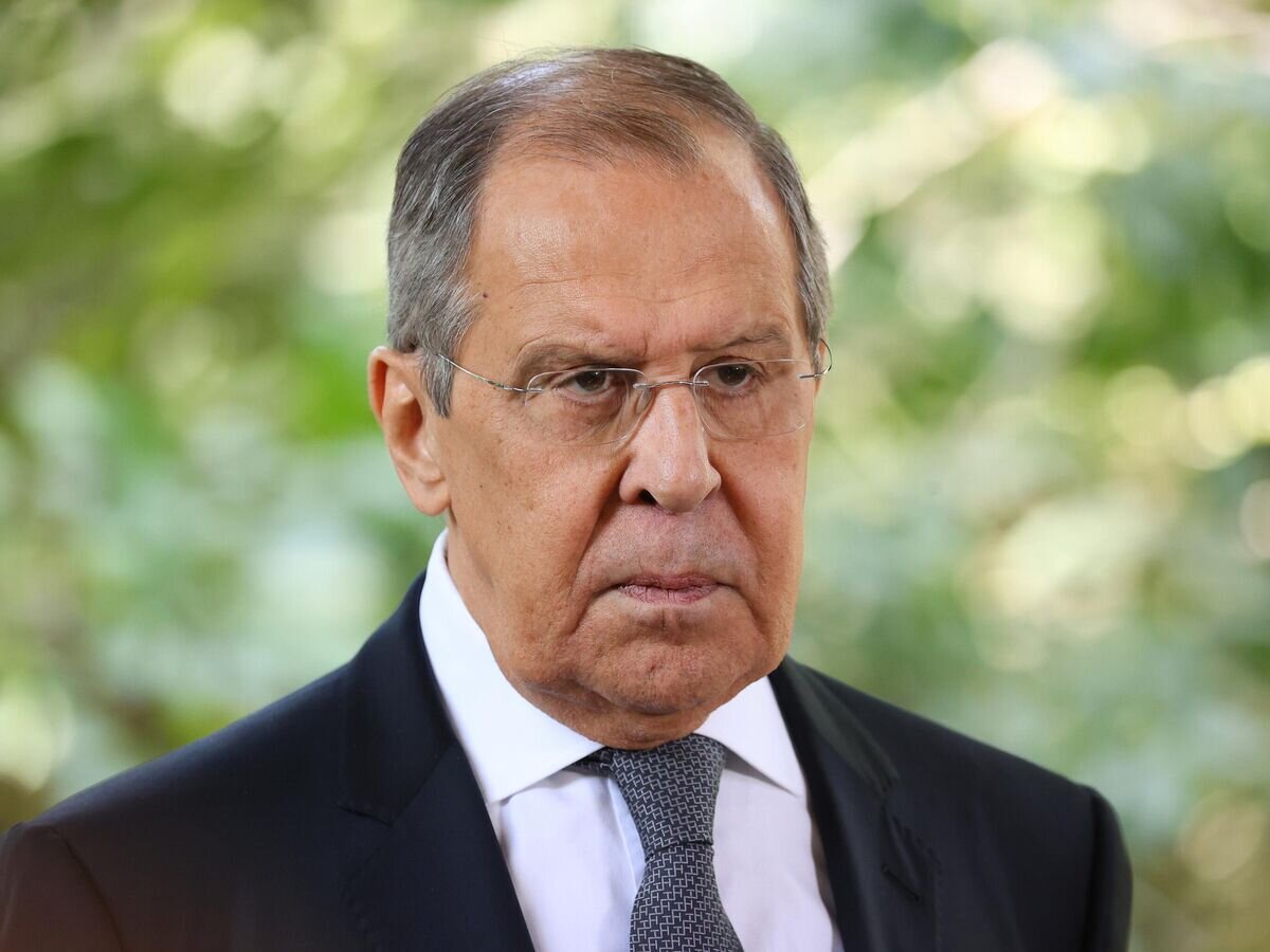    Министр иностранных дел РФ Сергей Лавров во время выхода к прессе в рамках совместного заседания министров иностранных дел, министров обороны и секретарей совбезов ОДКБ в Душанбе© РИА Новости / Пресс-служба МИД РФ