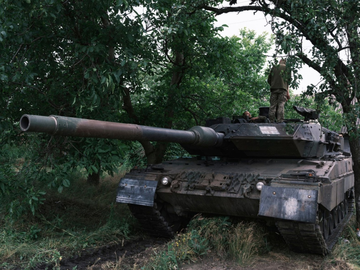 Leopard 2A6 - яркий пример техники, которую создавали для неслучившейся войны. Заточенный под борьбу с танками, Лео оказался бесполезен в современной войне