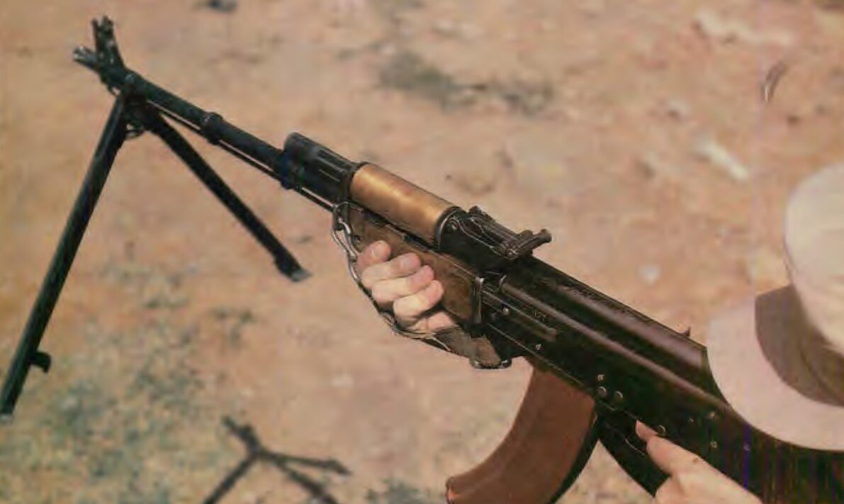 Стрельба с рук.