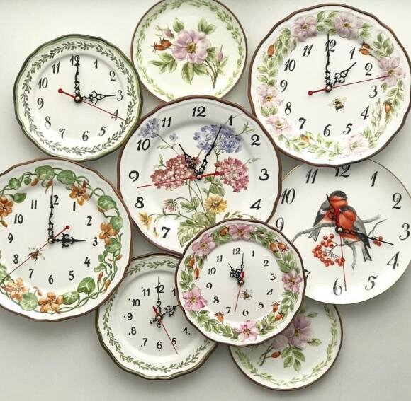 Фарфоровые тарелки в виде часов 