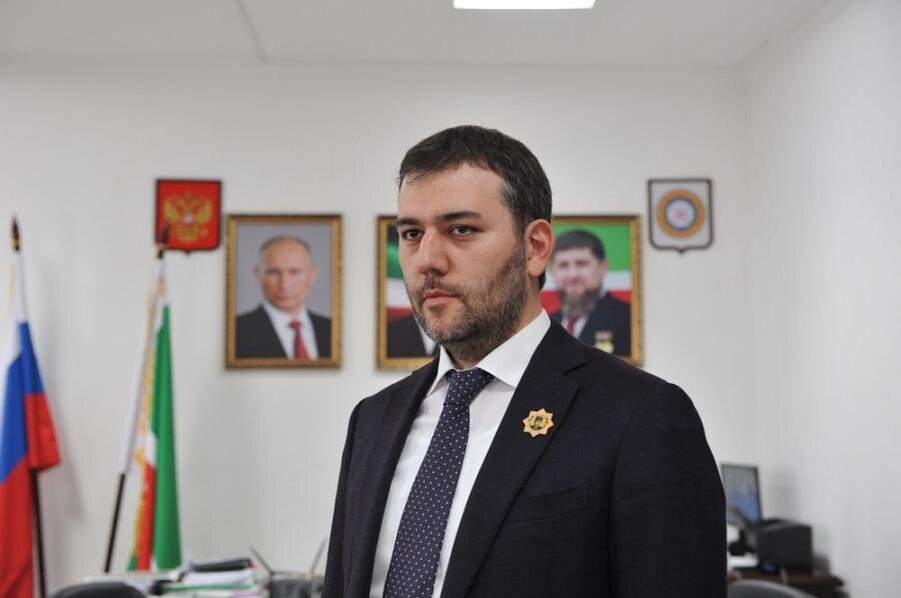 Парламент ЧР поддержал назначение Рустама Шаптукаева на должность заместителя Председателя Правительства ЧР – министра территориального и экономического развития региона. Его кандидатура была предложена Главой ЧР Рамзаном Кадыровым.  
Представил его первый заместитель председателя Правительства ЧР – министр автомобильных дорог ЧР Иса Тумхаджиев. 
Председатель Парламента Чеченской Республики Шаид Жамалдаев поздравил Шаптукаева с назначением на ответственную должность и пожелал успехов в работе.

Стоит отметить, что пост министра экономического и территориального развития ЧР Рустам Шаптукаев занимает с ноября 2021 года. До этого он работал министром промышленности и энергетики республики.