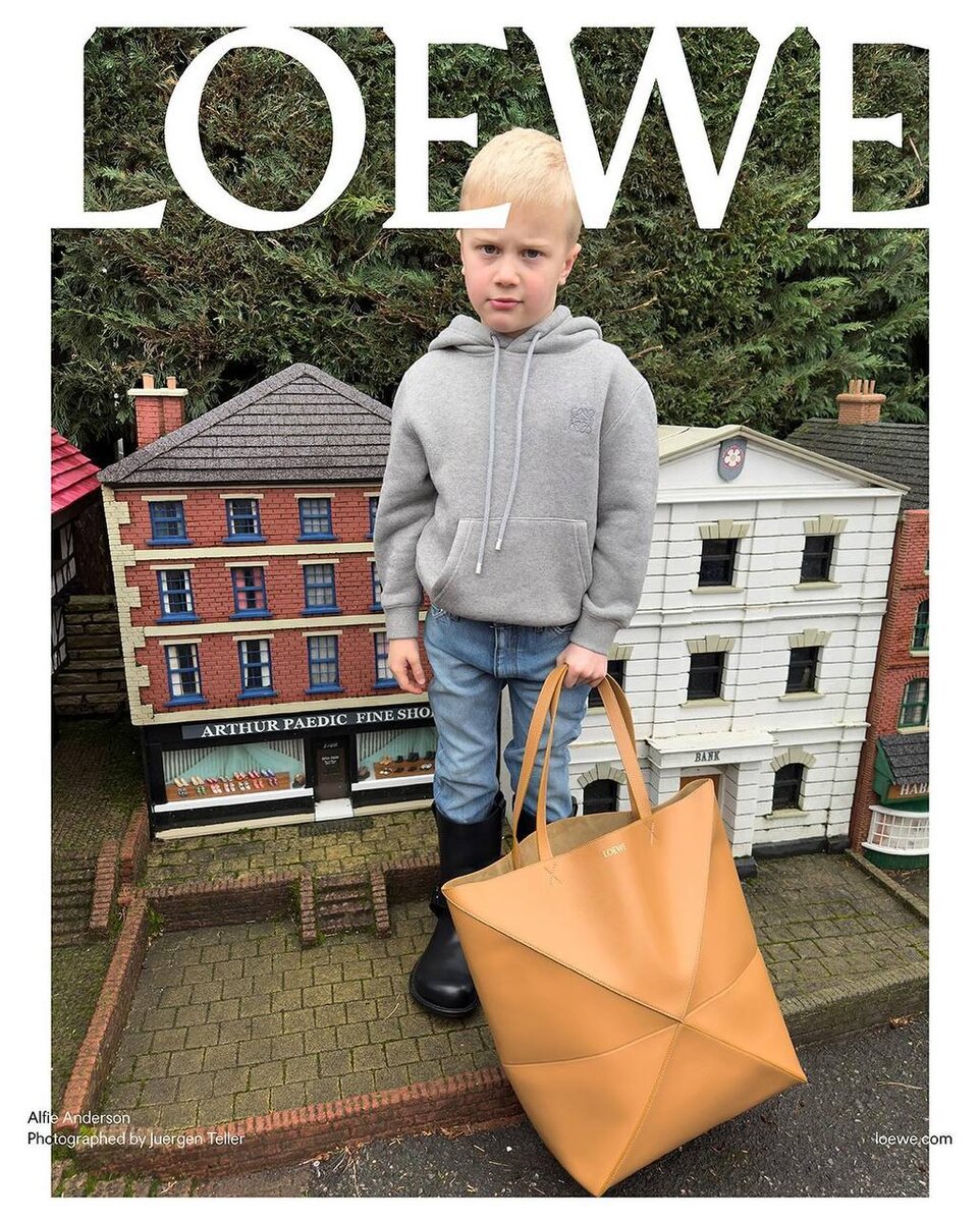    Loewe показал рекламную кампанию новой осенне-зимней коллекции (фото 1)