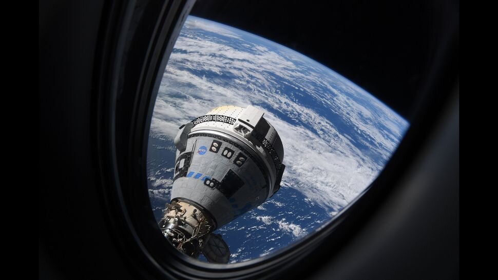 Космическая капсула Boeing Starliner пристыковалась к МКС в 2022 году.    
 Источник: ESA  📷
