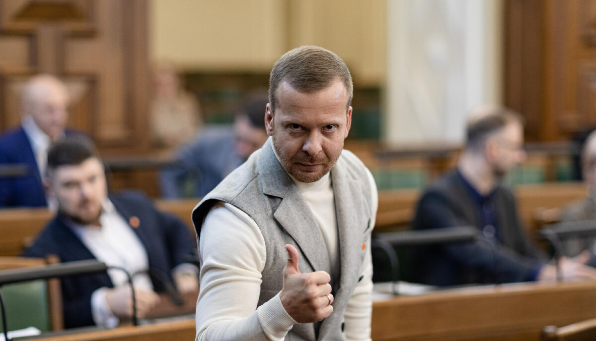 Оппозиционный Росликов подал в Сейм "шокирующий", по мнению коалиции, законопроект © CC BY-SA 2.0 / Saeima / Reinis Inkēns  