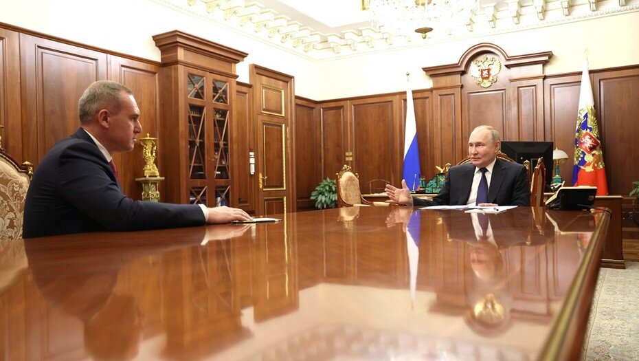    Президент РФ Владимир Путин предложил Руслану Кухаруку возглавить ХМАО. Автор фото: kremlin.ru