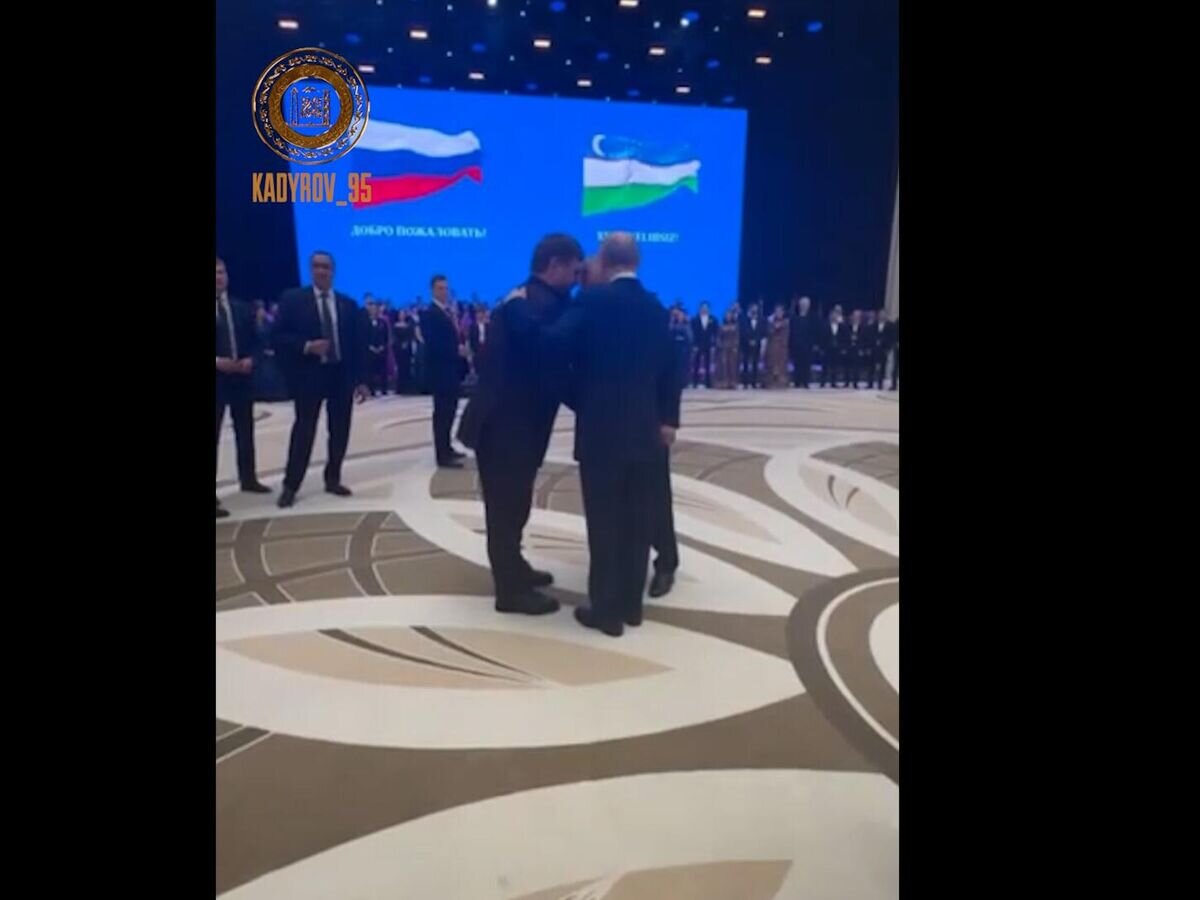    Миллион от Кадырова тому, кто угадает, что ему говорят Путин и Мирзиеев© kadyrov_95