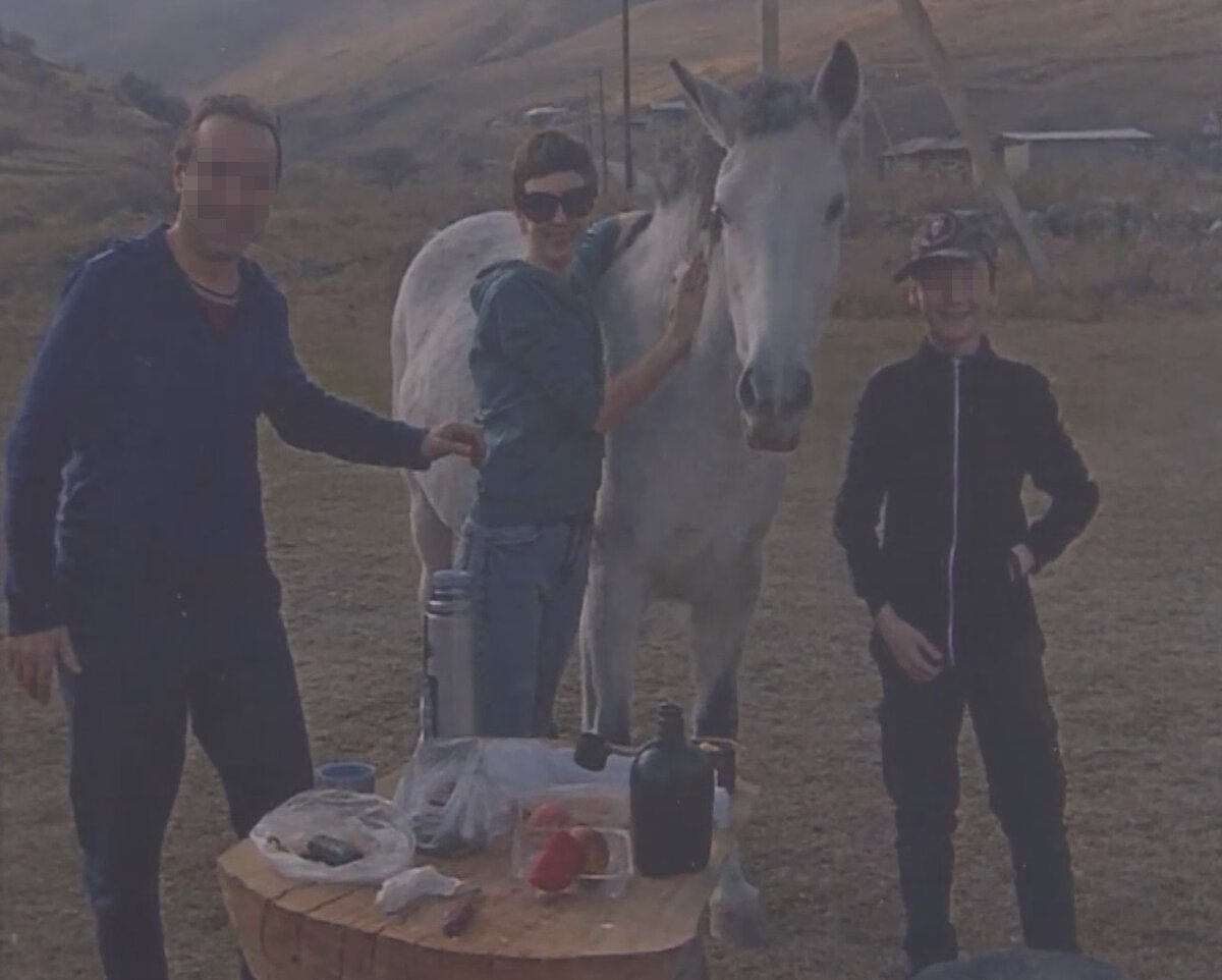 Паша вместе с родителями во время похода