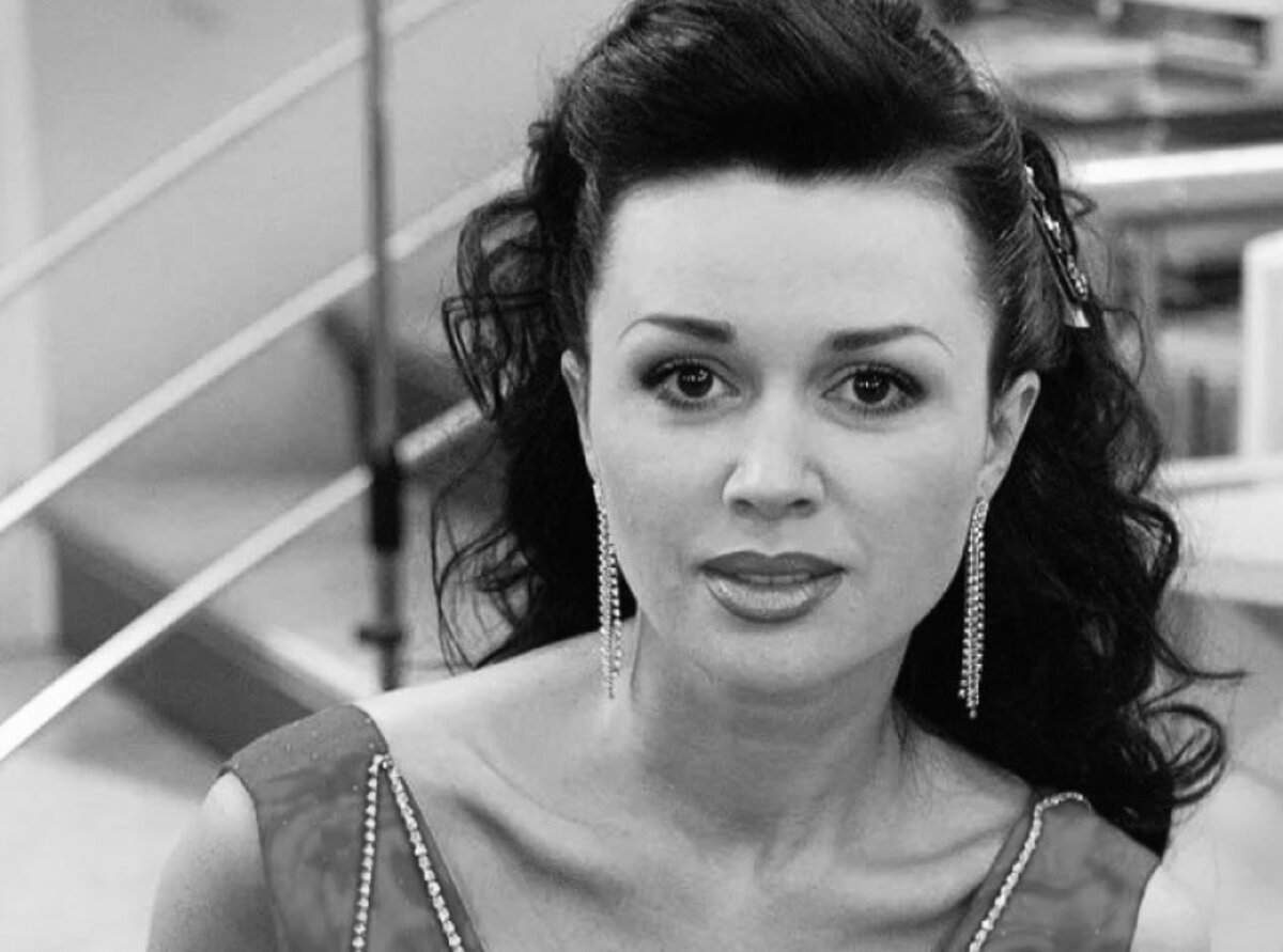 Анастасия Заворотнюк