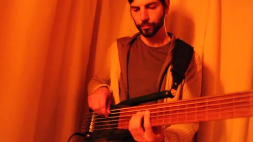 Armin Metz on bass Sympla (real-time trigger skills #1)