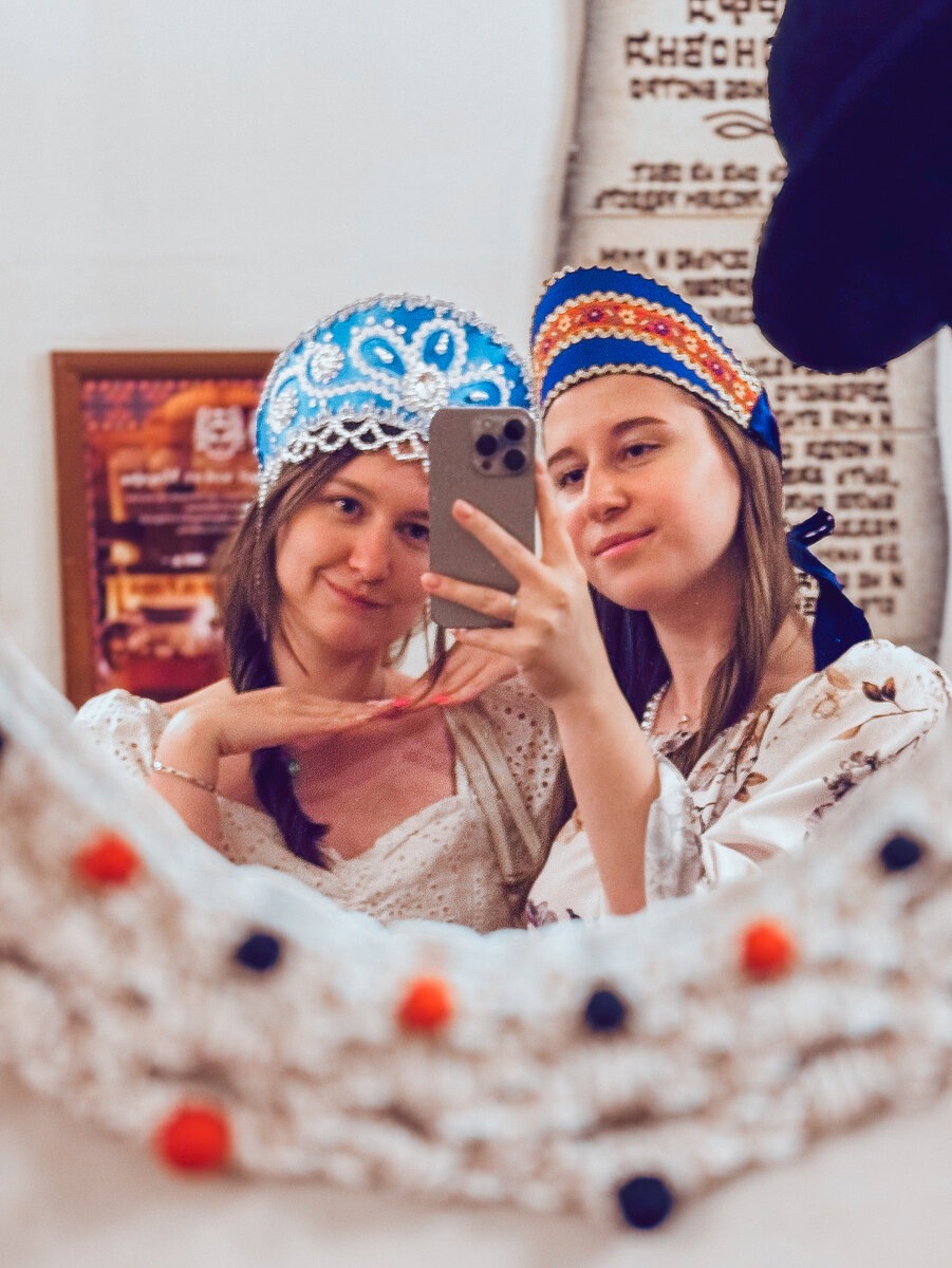 Ресторан Марфа Соломонова (фотосъемка в местных кокошниках)