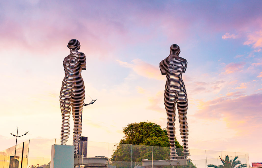 Композиция из металла Али и Нино, Батуми, Грузия