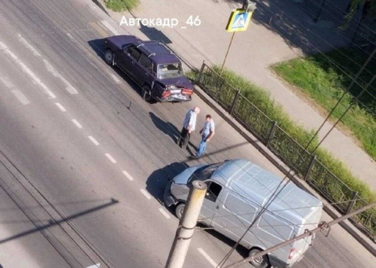    Утро 30 мая началось в Курске сразу с двух ДТП