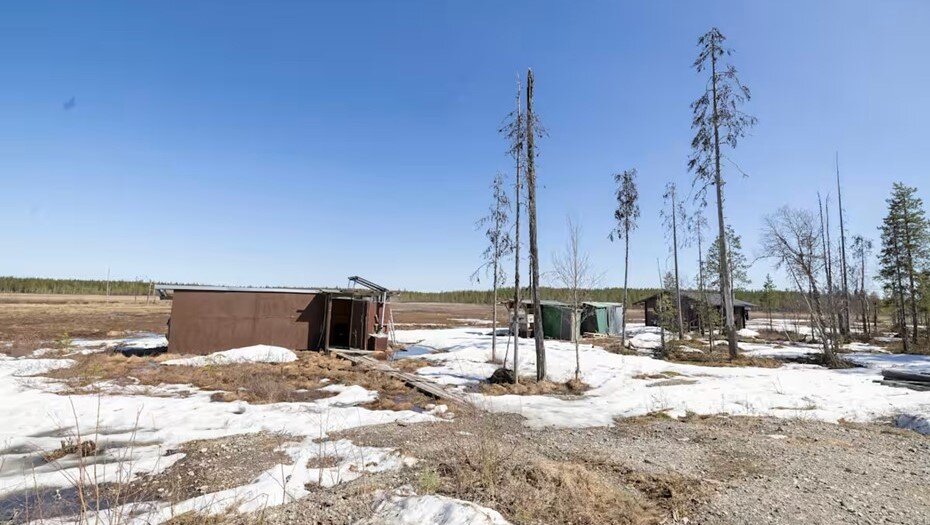    Будки предпринимателей-фотографов у границы Финляндии с Россией. Автор фото: Yle