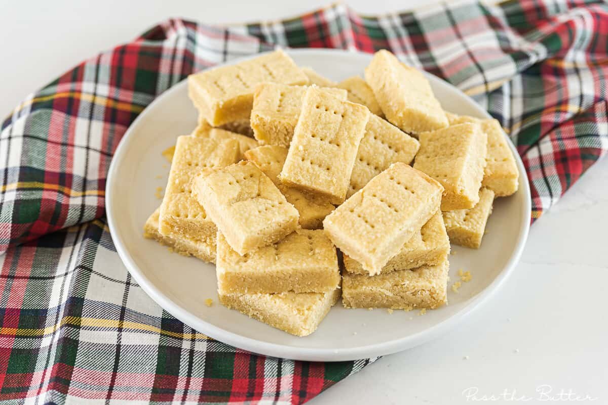 Фото: https://passthebutter.com/walkers-scottish-shortbread-cookies-copycat-recipe/