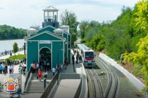  📷    Денис Паслер принял участие в открытии летнего сезона детской железной дороги в Оренбурге Белов Михаил Александрович