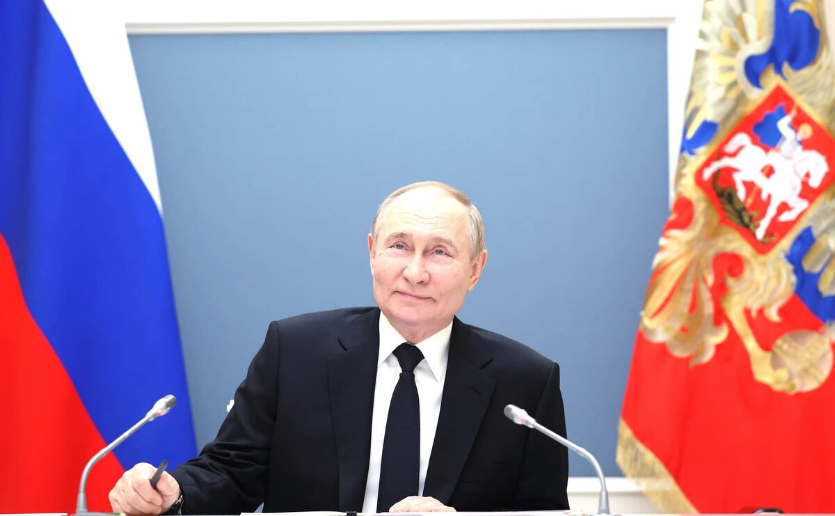 Фото: с сайта Кремля (http://static.kremlin.ru/media/events/photos/big2x/5RJTWwT0KOvlGnp1UJS3YBeAIFE6w9Hm.jpg)