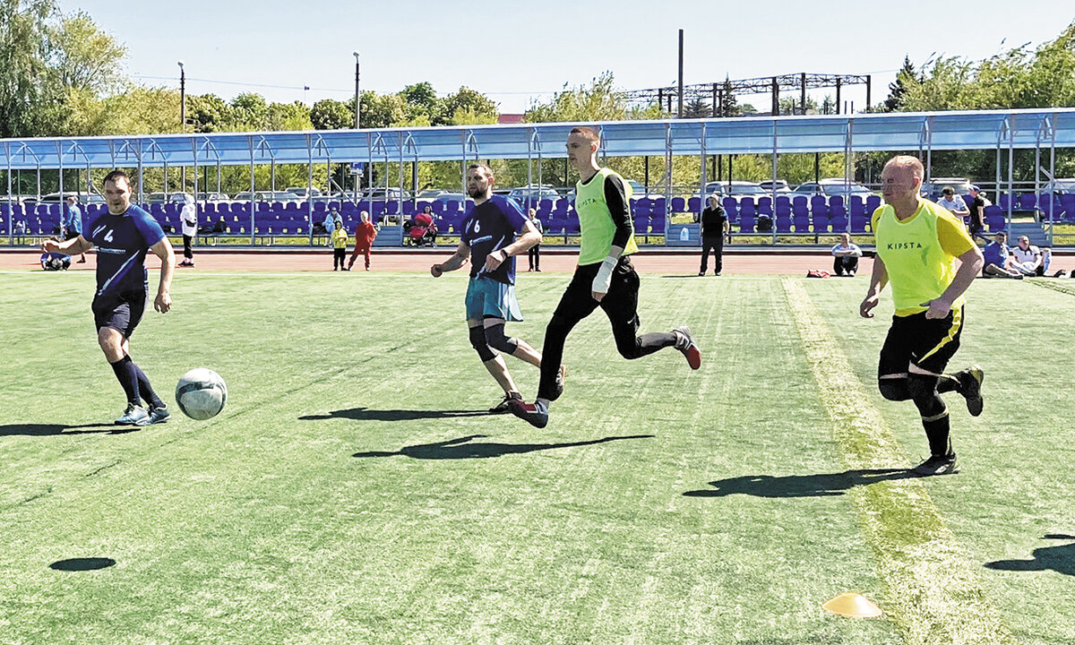 В упорных соревнованиях подразделения выявляли лучших в мини-футболе