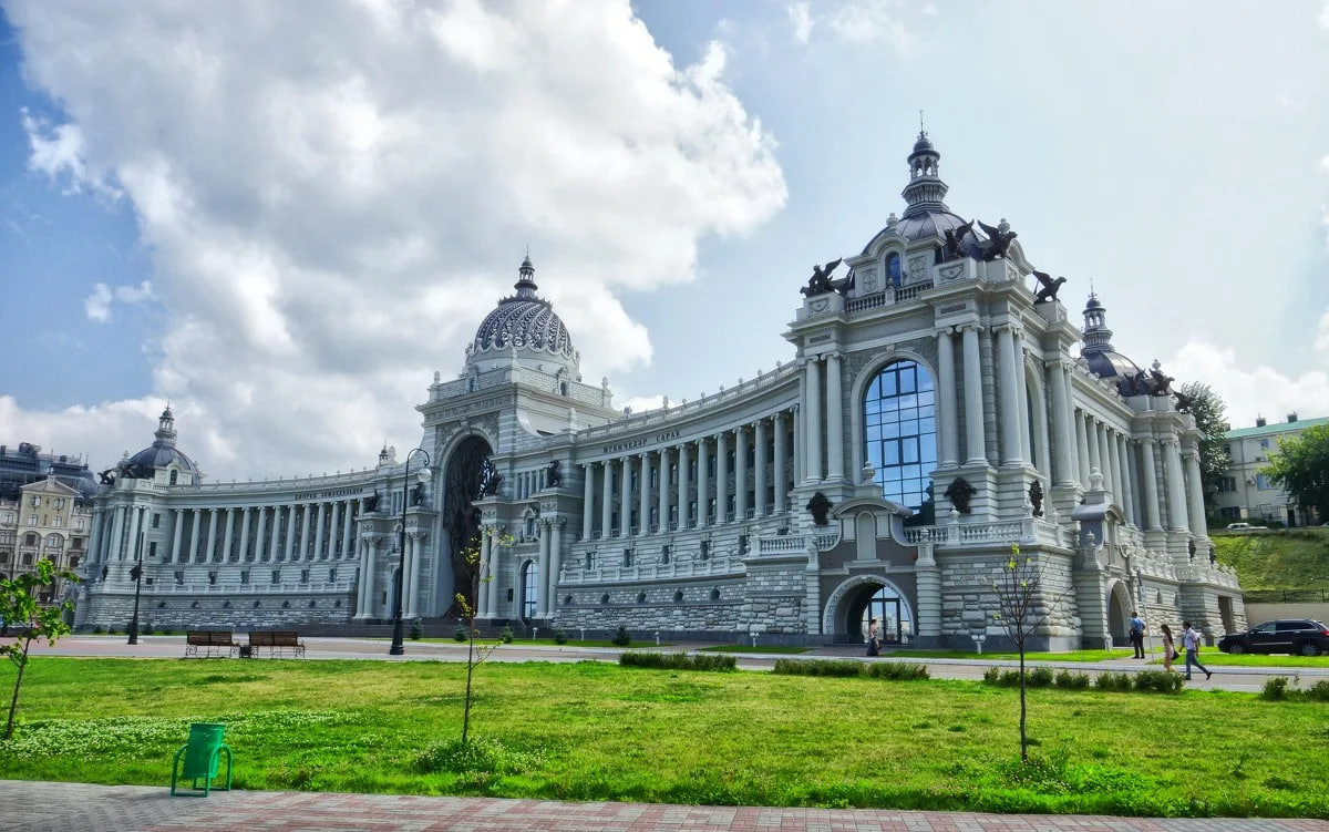 дворец с земли