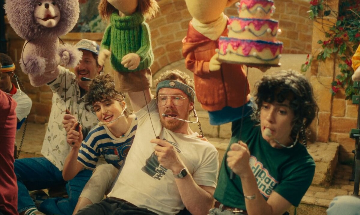 кадр из мини-сериала "Эрик" 2024