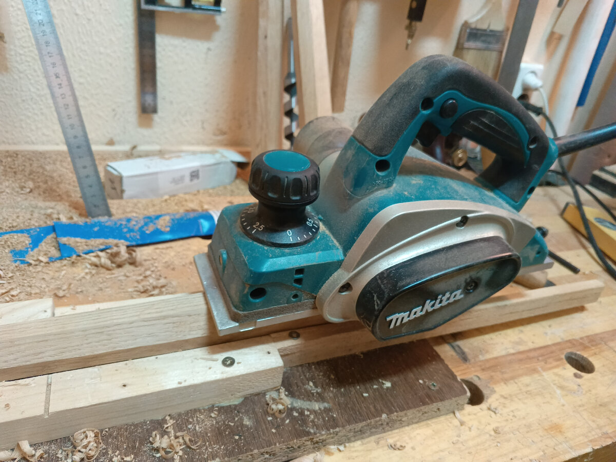 Электрический рубанок