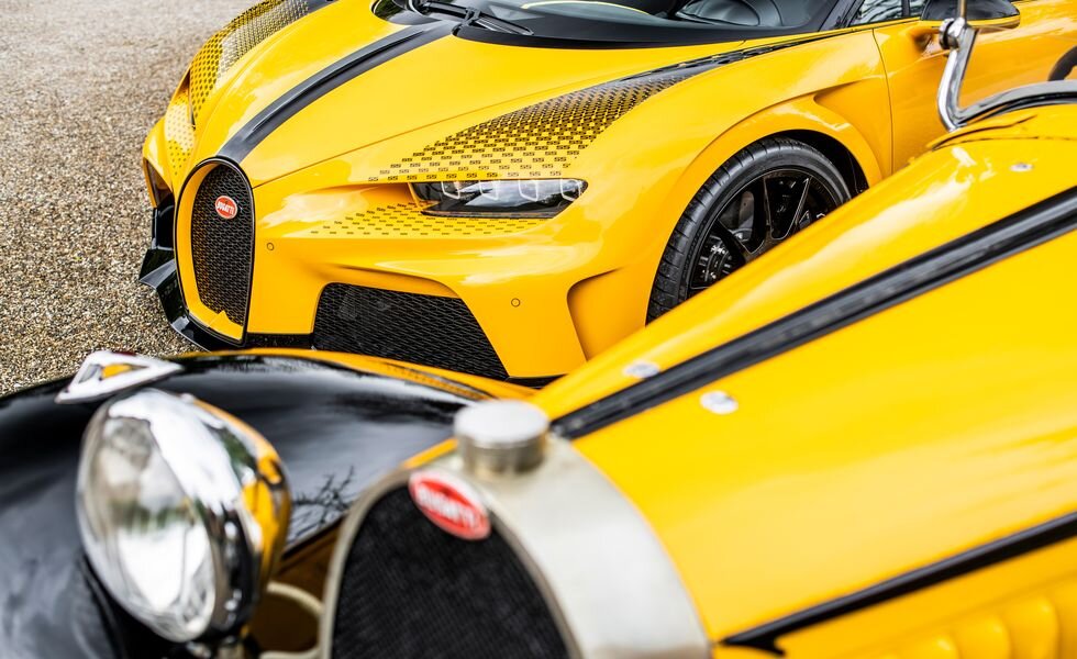 Bugatti представила новейший уникальный Chiron, разработанный собственной командой Sur Mesure и получивший название 55 One of One. Как следует из названия, новейший Sur Mesure Chiron отдает дань уважения знаменитому Type 55 Super Sport, разработанному Жаном Бугатти.

Специальная версия Chiron Super Sport имеет ту же черно-желтую окраску, что и первая созданная модель Bugatti Super Sport. Это не первый проект Sur Mesure, который обращается к предыдущим моделям Bugatti. Модель 57 One of One, представленная в прошлом году, напоминает культовый Bugatti Type 57 SC Atlantic. 