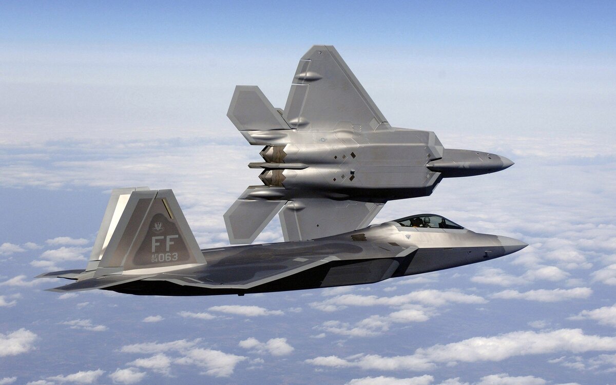 Истребитель F-22A
