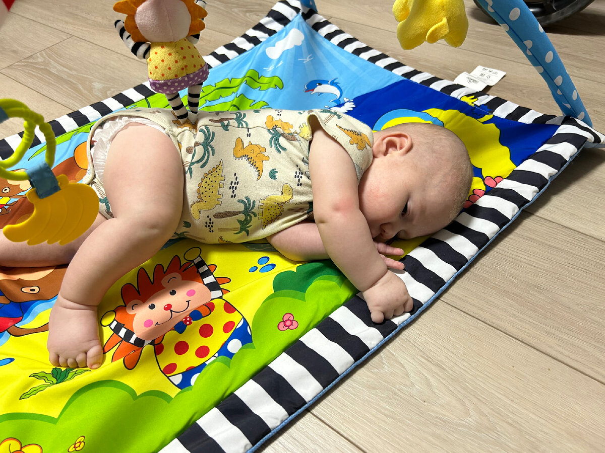 На фото уже Тимур, второй мой малыш