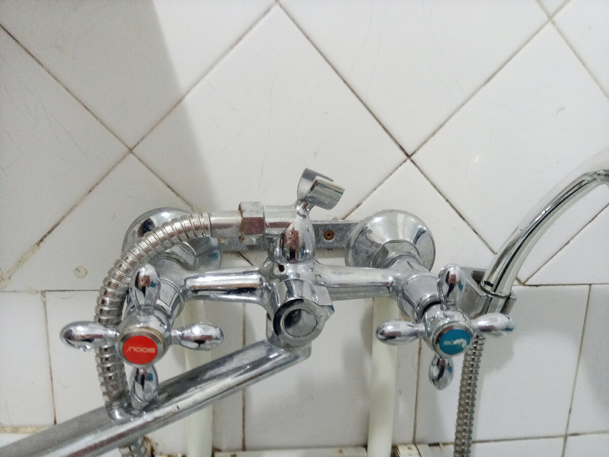 Смесители блистят и выглядят как новые 