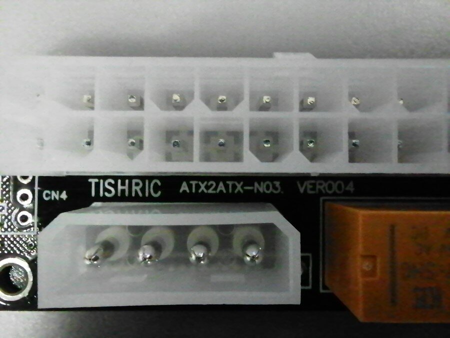 Синхронизатор блоков питания TISHRIC ATX2ATX-N03 предназначен для синхронизации двух блоков питания формата ATX. Реле синхронизатора выключает ведомый блок питания, когда выключается ведущий.-1-2
