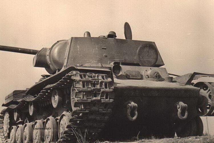 Танк КВ-1 производства ЛКЗ выпуска июня 1941 года №38