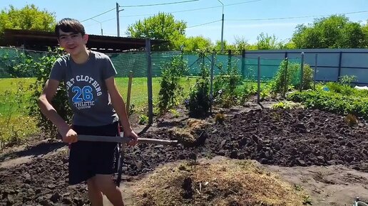 Сельские будни многодетной семьи. Подготавливаем участок под гортензии🌺