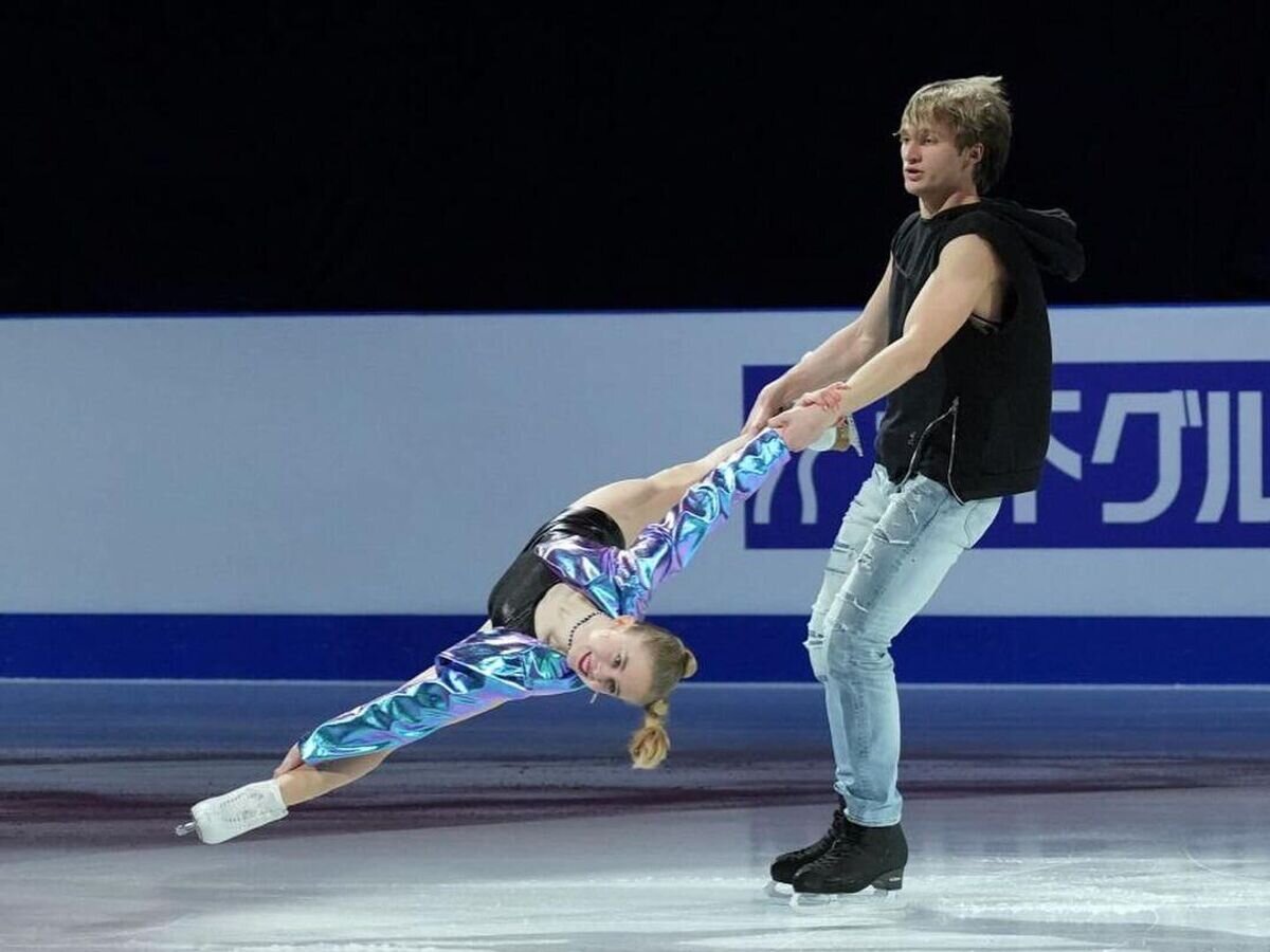    Фигуристы Лиа Несет и Артем Маркелов© Фото : соцсети Лии Несет
