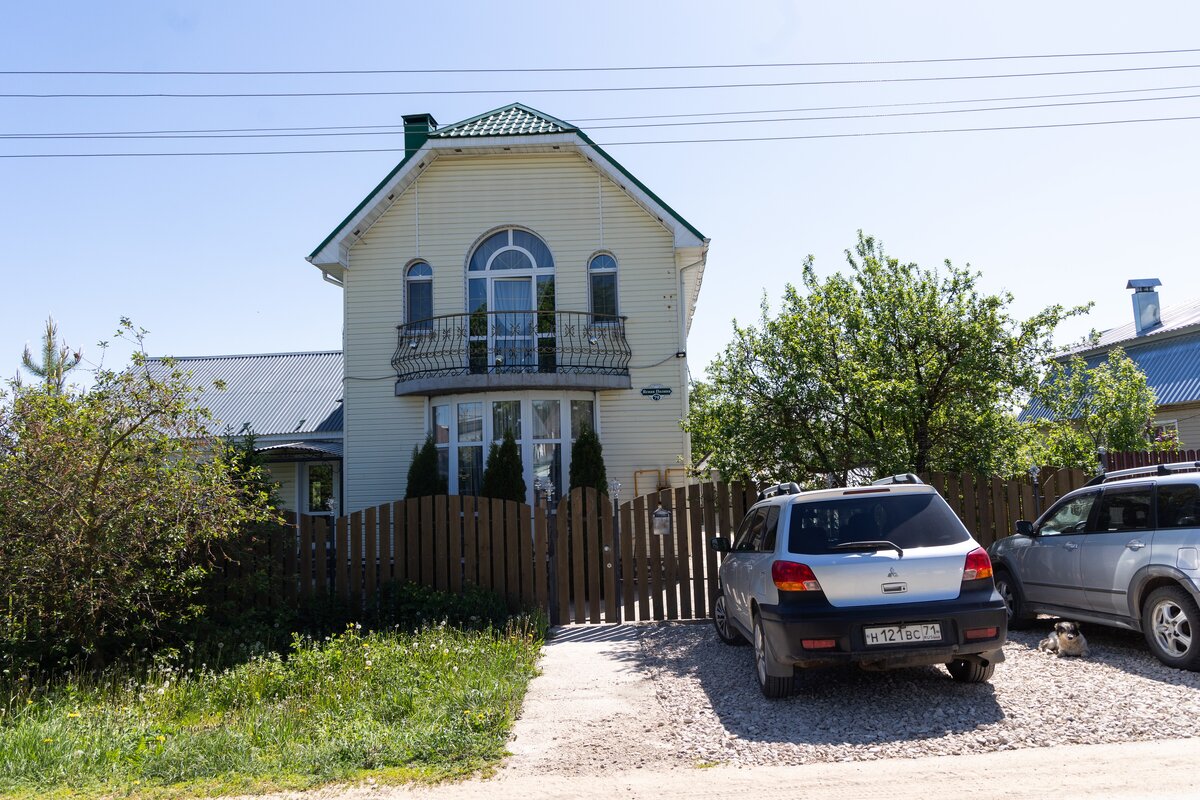 Лакомое место: музей-заповедник показал, кто незаконно строит дома в Ясной  Поляне | Myslo.ru | Дзен